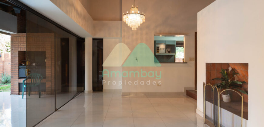 0596 CASA EN BARRIO MARISCAL ESTIGARRIBIA, ZONA CASA RICA