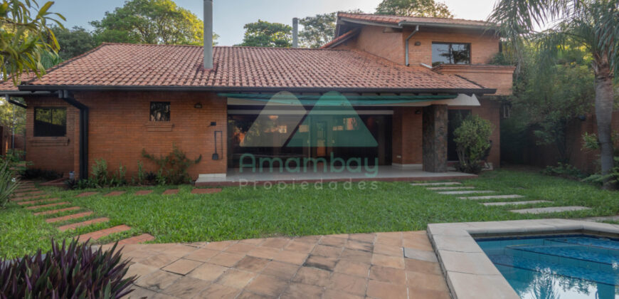 0596 CASA EN BARRIO MARISCAL ESTIGARRIBIA, ZONA CASA RICA