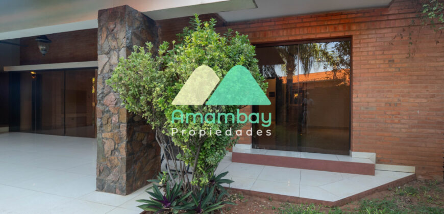 0596 CASA EN BARRIO MARISCAL ESTIGARRIBIA, ZONA CASA RICA