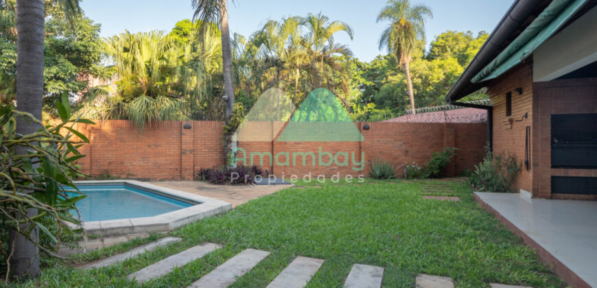 0596 CASA EN BARRIO MARISCAL ESTIGARRIBIA, ZONA CASA RICA