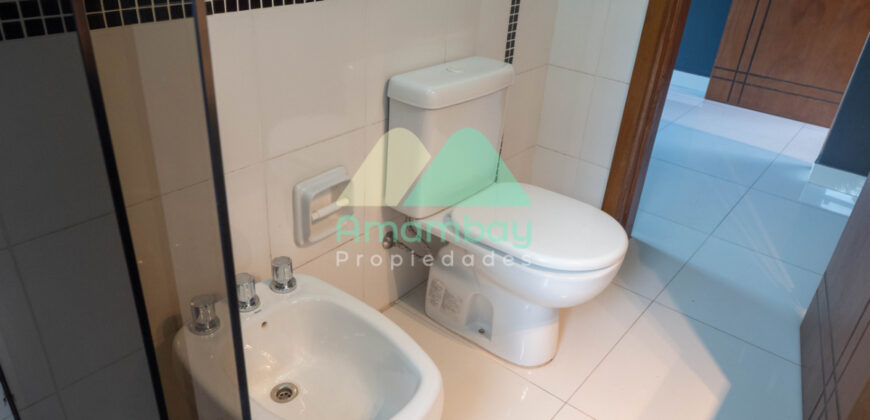 0596 CASA EN BARRIO MARISCAL ESTIGARRIBIA, ZONA CASA RICA