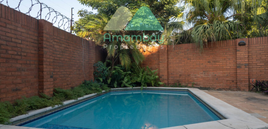 0596 CASA EN BARRIO MARISCAL ESTIGARRIBIA, ZONA CASA RICA