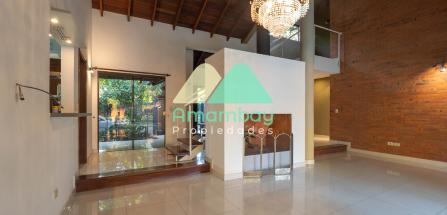 0596 CASA EN BARRIO MARISCAL ESTIGARRIBIA, ZONA CASA RICA