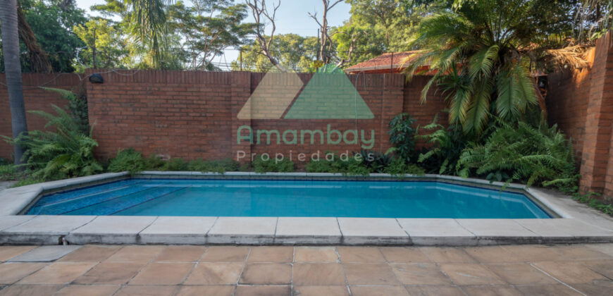 0596 CASA EN BARRIO MARISCAL ESTIGARRIBIA, ZONA CASA RICA