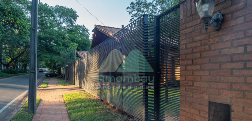 0596 CASA EN BARRIO MARISCAL ESTIGARRIBIA, ZONA CASA RICA