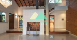 0596 CASA EN BARRIO MARISCAL ESTIGARRIBIA, ZONA CASA RICA