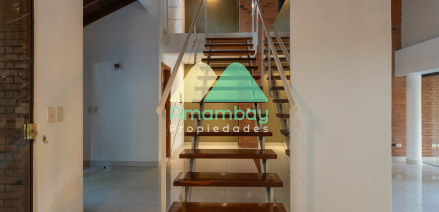 0596 CASA EN BARRIO MARISCAL ESTIGARRIBIA, ZONA CASA RICA