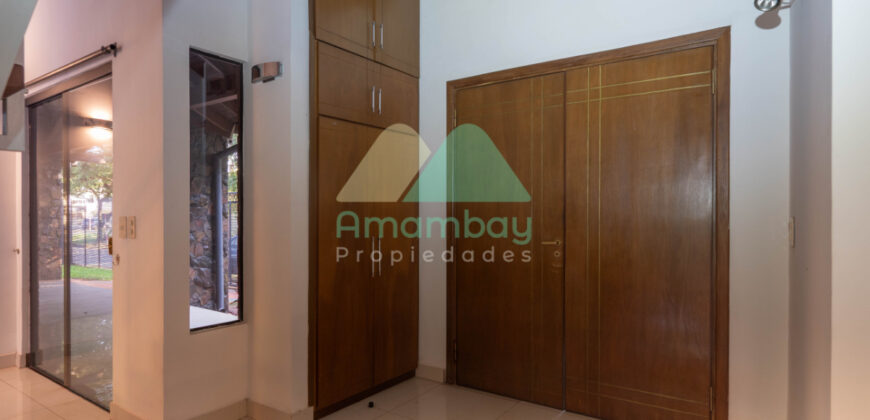 0596 CASA EN BARRIO MARISCAL ESTIGARRIBIA, ZONA CASA RICA