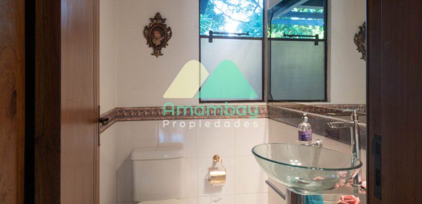 0596 CASA EN BARRIO MARISCAL ESTIGARRIBIA, ZONA CASA RICA