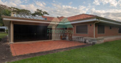 0601 RESIDENCIA EN LAMBARÉ, BARRIO PARQUES DEL YACHT