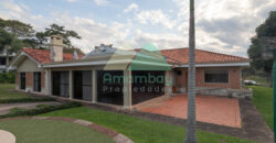 0601 RESIDENCIA EN LAMBARÉ, BARRIO PARQUES DEL YACHT