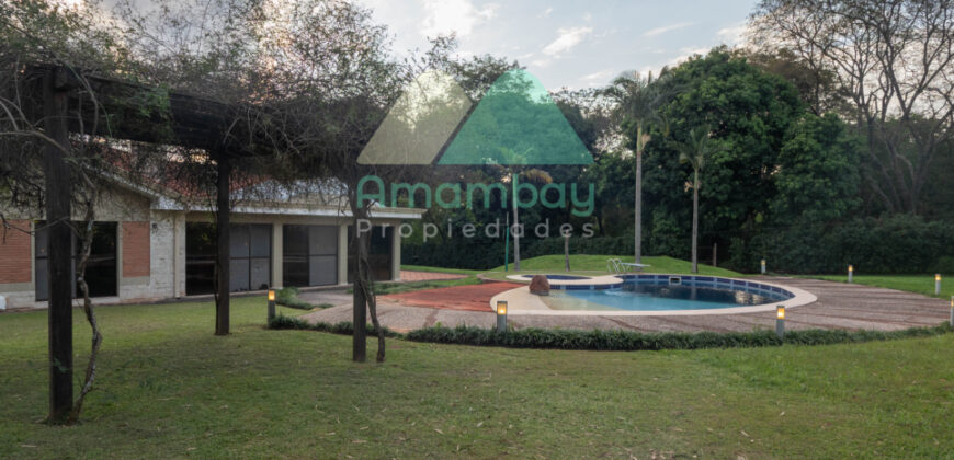 0601 RESIDENCIA EN LAMBARÉ, BARRIO PARQUES DEL YACHT