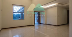 0601 RESIDENCIA EN LAMBARÉ, BARRIO PARQUES DEL YACHT