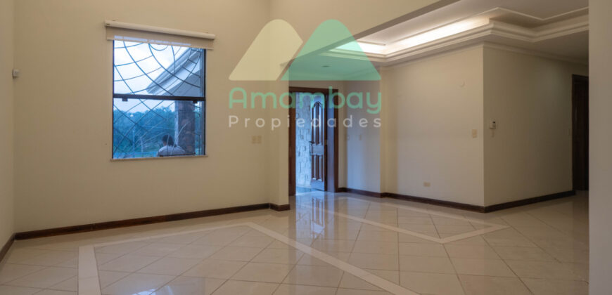 0601 RESIDENCIA EN LAMBARÉ, BARRIO PARQUES DEL YACHT