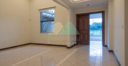 0601 RESIDENCIA EN LAMBARÉ, BARRIO PARQUES DEL YACHT