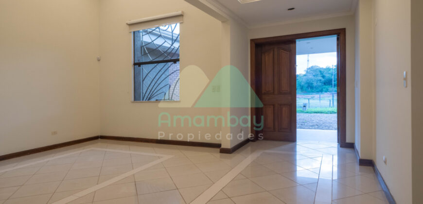 0601 RESIDENCIA EN LAMBARÉ, BARRIO PARQUES DEL YACHT