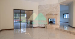 0601 RESIDENCIA EN LAMBARÉ, BARRIO PARQUES DEL YACHT