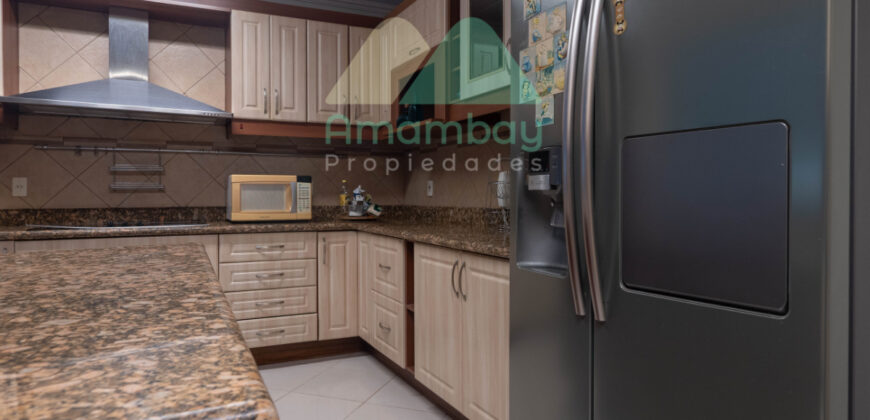 0601 RESIDENCIA EN LAMBARÉ, BARRIO PARQUES DEL YACHT