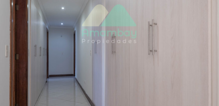 0601 RESIDENCIA EN LAMBARÉ, BARRIO PARQUES DEL YACHT