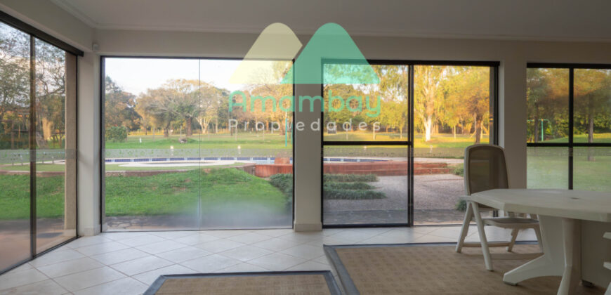 0601 RESIDENCIA EN LAMBARÉ, BARRIO PARQUES DEL YACHT