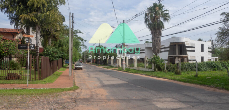 0607 TERRENO EN LAMBARÉ, ZONA YACHT Y GOLF CLUB